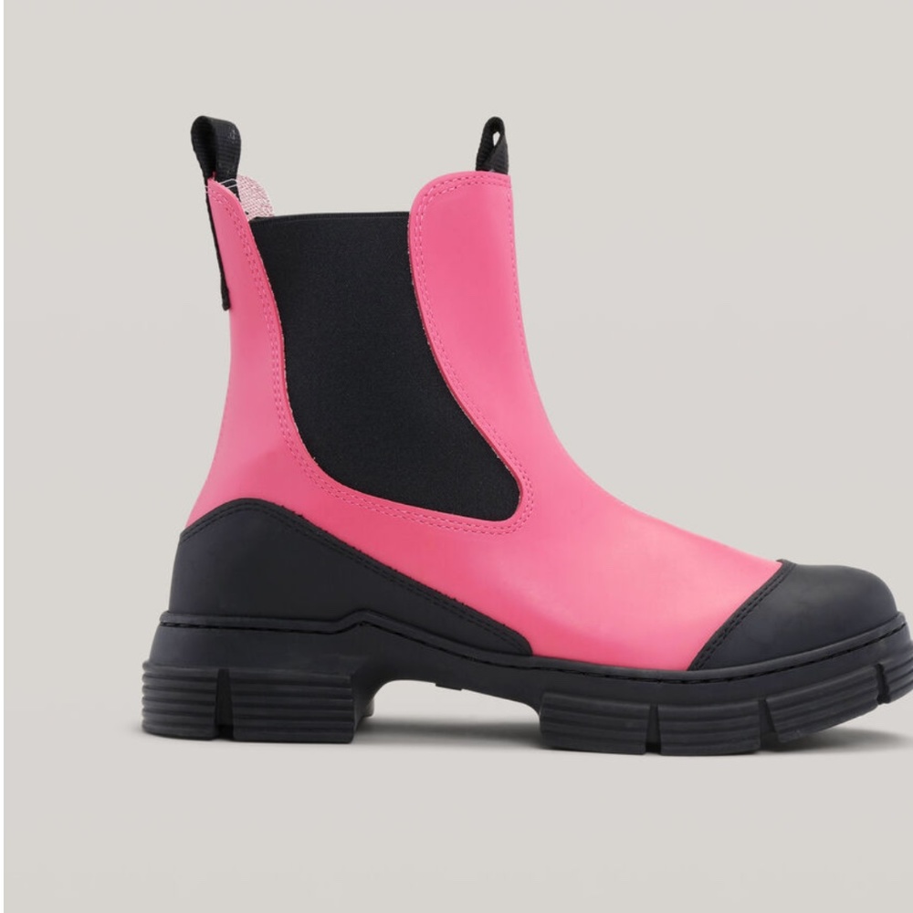 RECYCLED RUBBER CHELSEA BOOTS